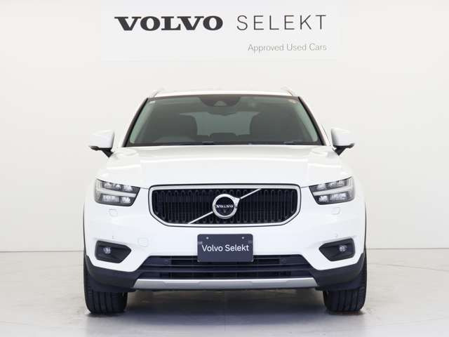 XC40B4 モメンタム