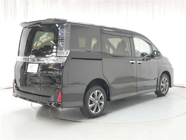 ヴォクシー2.0 ZS 煌II 4WD