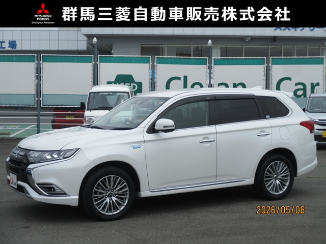 アウトランダーPHEV2.4 G プラスパッケージ 4WD