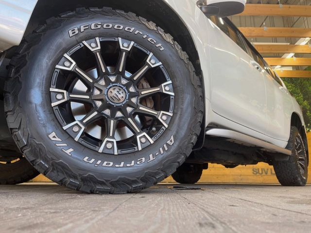 �y17�C���`�A���~�z�C�[���z�O�ςɃ}�b�`�����A���~�z�C�[���𑕒����Ă���܂��B�e��A���~�z�C�[����A�X�^�b�h���X�^�C�����戵�����Ă���܂��B���񂲑��k����������