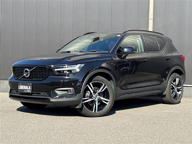 XC40B4 AWD Rデザイン 4WD