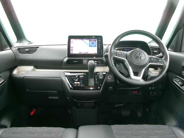 デリカミニT プレミアム 4WD
