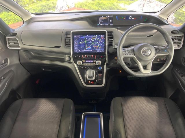 セレナ1.2 e-POWER ハイウェイスターV