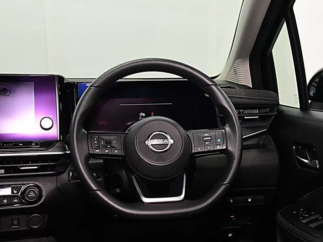 ノートオーラ1.2 G FOUR レザーエディション 4WD
