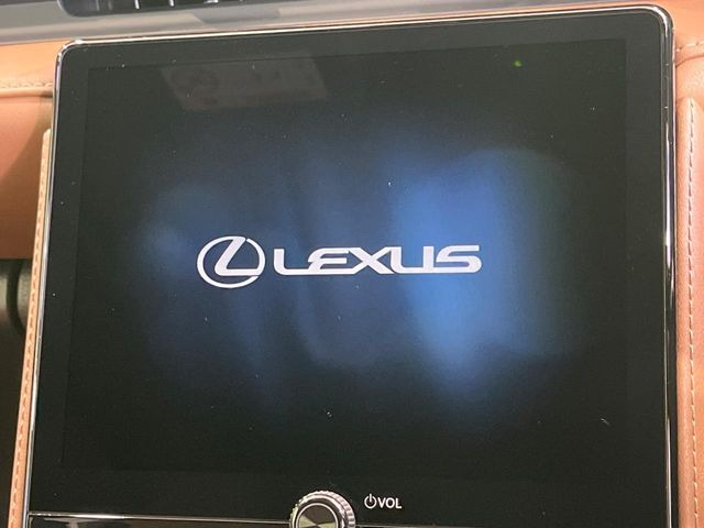 �y9.8�C���` �f�B�X�v���C�I�[�f�B�I�z���ʂ̃f�B�X�v���C��AppleCarPlay��AndroidAuto�����p�\�B�傫�ȉ�ʂŃX�}�z�i�r�A�v���������p���������܂���