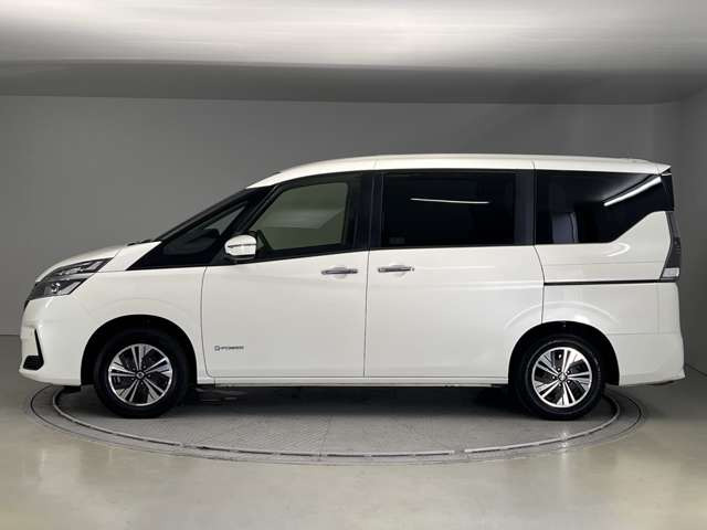 セレナ1.2 e-POWER XV