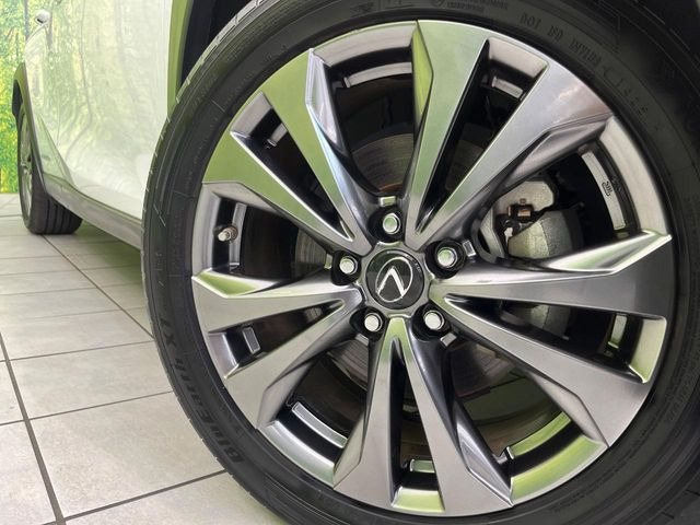 �y����18�C���`�A���~�z�C�[���z�O�ςɃ}�b�`���������A���~�z�C�[���𑕒����Ă���܂��B�e��ЊO�A���~�z�C�[����A�X�^�b�h���X�^�C�����戵�����Ă���܂��B���񂲑��k����������