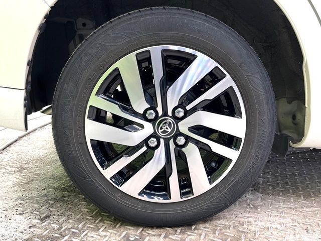 �y�����A���~�z�C�[���z�O�ςɃ}�b�`���������A���~�z�C�[���𑕒����Ă���܂��B�e��ЊO�A���~�z�C�[����A�X�^�b�h���X�^�C�����戵�����Ă���܂��B���񂲑��k����������
