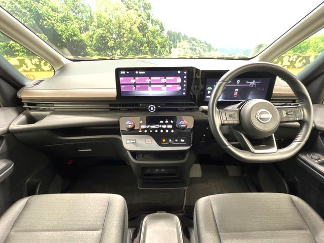 セレナ1.4 e-POWER ハイウェイスターV