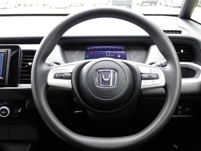 オリックス認定中古車は厳選した上質な車輌のみをお届け致します。全車にプロの職人による徹底した内外装の清掃、磨き上げております。