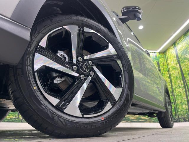 �y���������C���`�A���~�z�C�[���z�O�ςɃ}�b�`���������A���~�z�C�[���𑕒����Ă���܂��B�e��ЊO�A���~�z�C�[����A�X�^�b�h���X�^�C�����戵�����Ă���܂��B���񂲑��k����������
