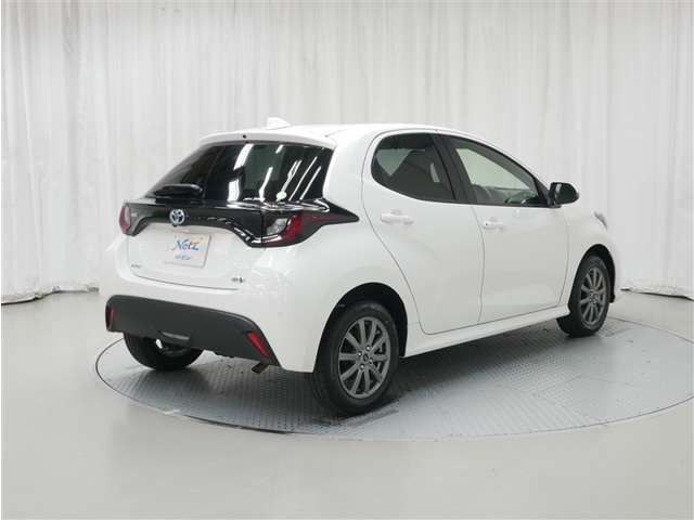 ヤリス1.5 ハイブリッド X E-Four 4WD
