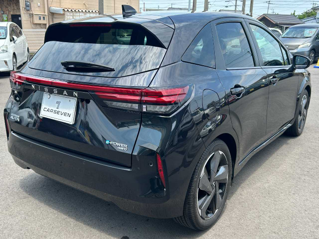 ノートオーラ1.2 G FOUR レザーエディション 4WD