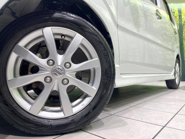 �y����14�C���`�A���~�z�C�[���z�O�ςɃ}�b�`���������A���~�z�C�[���𑕒����Ă���܂��B�e��ЊO�A���~�z�C�[����A�X�^�b�h���X�^�C�����戵�����Ă���܂��B���񂲑��k����������
