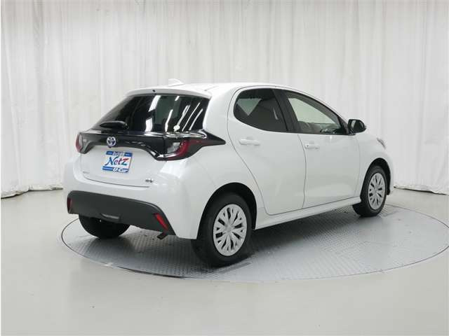 ヤリス1.5 ハイブリッド X E-Four 4WD