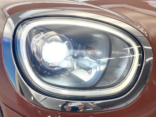 ��LED�w�b�h���C�g:��ԑ��s�����ǍD�Ȏ��E���m�ۂ����S���ĉ^�]�ł��鍂�P�xLED�w�b�h���C�g�𑕔�!�_�����x�������A����d�͂��}�����Ă��܂��B