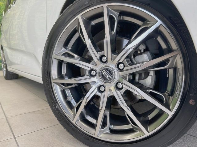 �y17�C���`�A���~�z�C�[���z�O�ςɃ}�b�`�����A���~�z�C�[���𑕒����Ă���܂��B�e��A���~�z�C�[����A�X�^�b�h���X�^�C�����戵�����Ă���܂��B���񂲑��k����������