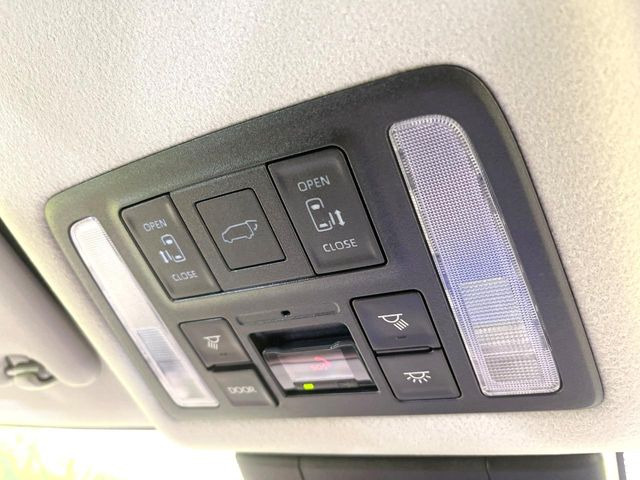 【パワーバックドア】スマートキーや運転席のボタンを押すだけでリアゲートが自動で開閉します!荷物を持っている時や、高い位置にあるバックドアを閉める際に便利な機能です♪