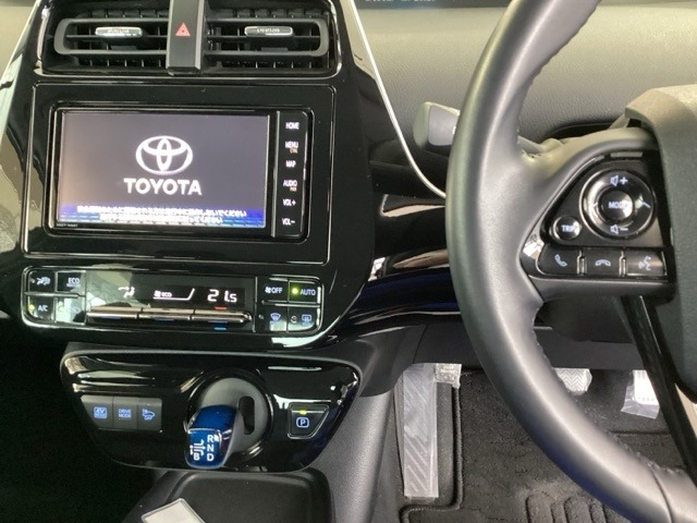 プリウス1.8 S