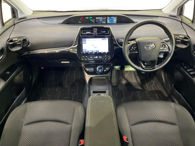 プリウス1.8 S