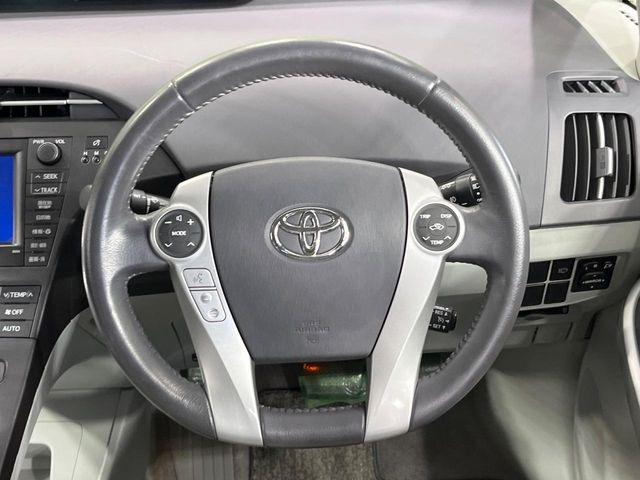 �y�X�e�A�����O�X�C�b�`�z�^�]���A�O������ڐ������炷���ƂȂ��A�I�[�f�B�I���̑��삪�\�ȕ֗��@�\!���S&���K�ȃh���C�u�����o���Ă���܂���