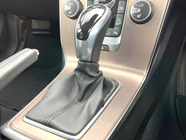 ��MT���[�h�t��AT:�ʏ�͎����ł����Ȃ���ϑ�(�M�A�`�F���W)���h���C�o�[�̑���ɂ���ĈӐ}�I�ɕς�����V�X�e���ł��B����w���i�̃h���C�u�����y���݂��������܂�!