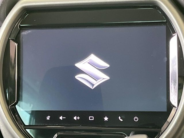【メーカー純正9型ナビ】インテリアに溶け込むスタイリッシュな「専用設計」メーカーナビを装備♪視認性や操作性など基本性能にも優れ、より上質なカーライフをお楽しみいただけます。