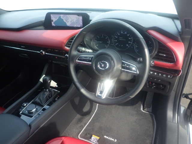 MAZDA3ファストバック1.8 XD バーガンディ セレクション 4WD