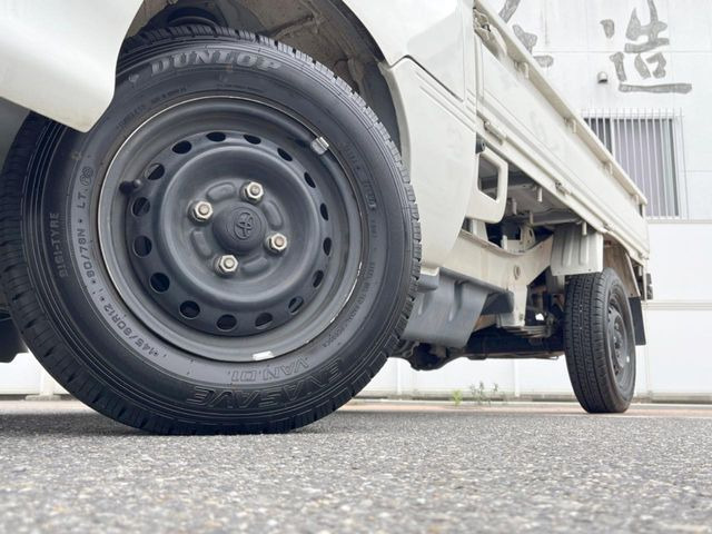 �y12�C���`�A���~�z�C�[���z�O�ςɃ}�b�`�����A���~�z�C�[���𑕒����Ă���܂��B�e��A���~�z�C�[����A�X�^�b�h���X�^�C�����戵�����Ă���܂��B���񂲑��k����������