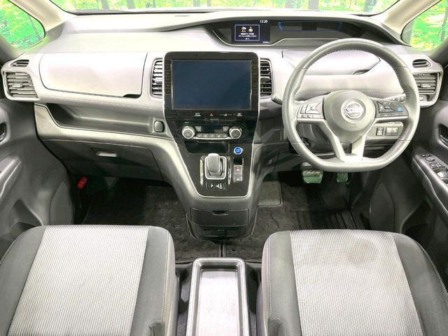 セレナ1.2 e-POWER ハイウェイスターV
