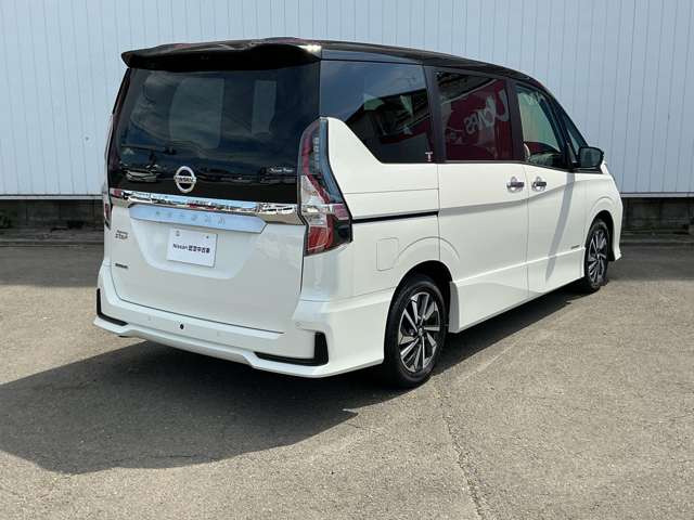 セレナ2.0 ハイウェイスターV