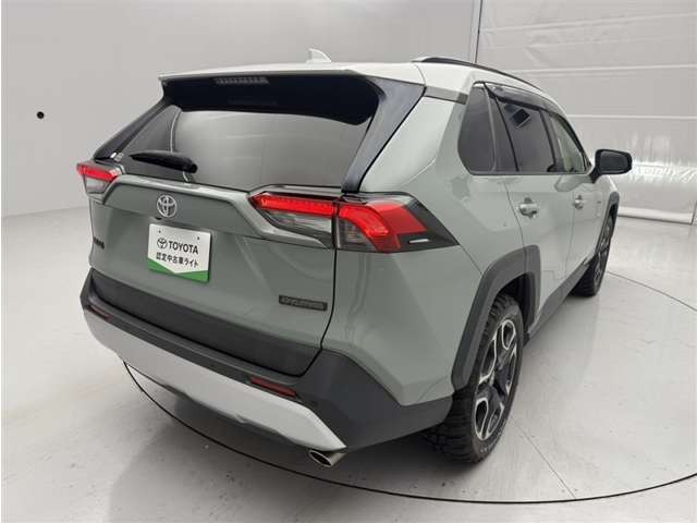 RAV42.0 アドベンチャー 4WD
