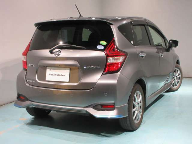 ノート1.2 e-POWER メダリスト FOUR 4WD