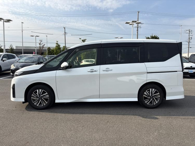 セレナ1.4 e-POWER ハイウェイスターV