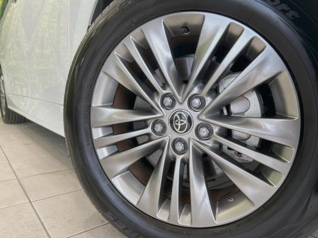 �y����18�C���`�A���~�z�C�[���z�O�ςɃ}�b�`���������A���~�z�C�[���𑕒����Ă���܂��B�e��ЊO�A���~�z�C�[����A�X�^�b�h���X�^�C�����戵�����Ă���܂��B���񂲑��k����������
