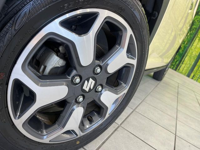 �y����15�C���`�A���~�z�C�[���z�O�ςɃ}�b�`���������A���~�z�C�[���𑕒����Ă���܂��B�e��ЊO�A���~�z�C�[����A�X�^�b�h���X�^�C�����戵�����Ă���܂��B���񂲑��k����������