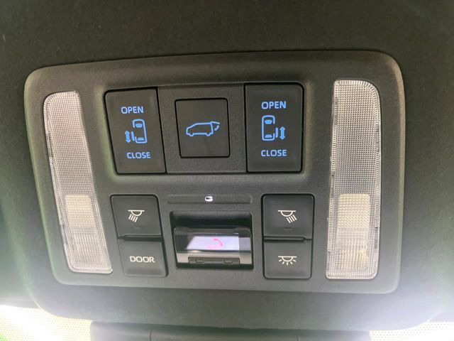 【パワーバックドア】スマートキーや運転席のボタンを押すだけでリアゲートが自動で開閉します!荷物を持っている時や、高い位置にあるバックドアを閉める際に便利な機能です♪