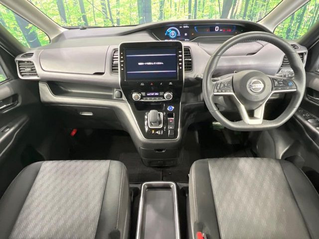 セレナ1.2 e-POWER ハイウェイスターV