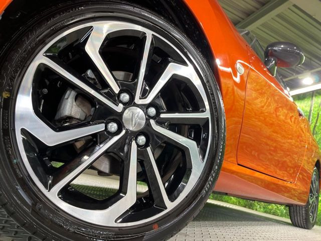 �y����16�C���`�A���~�z�C�[���z�O�ςɃ}�b�`���������A���~�z�C�[���𑕒����Ă���܂��B�e��ЊO�A���~�z�C�[����A�X�^�b�h���X�^�C�����戵�����Ă���܂��B���񂲑��k����������
