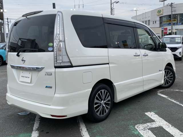 セレナ2.0 ハイウェイスター Vセレクション+Safety S-HYBRID
