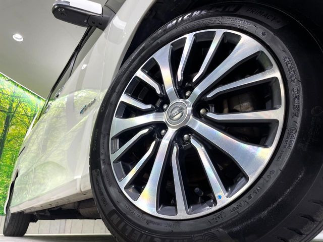 �y����16�C���`�A���~�z�C�[���z�O�ςɃ}�b�`���������A���~�z�C�[���𑕒����Ă���܂��B�e��ЊO�A���~�z�C�[����A�X�^�b�h���X�^�C�����戵�����Ă���܂��B���񂲑��k����������