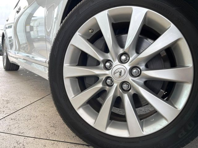 �y����18�C���`�A���~�z�C�[���z�O�ςɃ}�b�`���������A���~�z�C�[���𑕒����Ă���܂��B�e��ЊO�A���~�z�C�[����A�X�^�b�h���X�^�C�����戵�����Ă���܂��B���񂲑��k����������