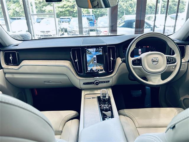 XC60B5 AWD インスクリプション 4WD