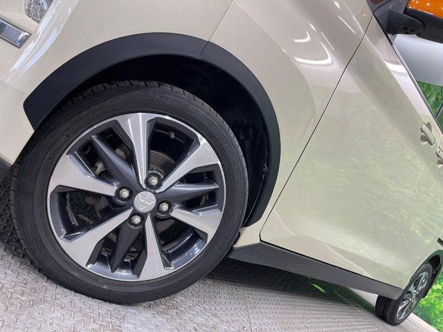 �y����15�C���`�A���~�z�C�[���z�O�ςɃ}�b�`���������A���~�z�C�[���𑕒����Ă���܂��B�e��ЊO�A���~�z�C�[����A�X�^�b�h���X�^�C�����戵�����Ă���܂��B���񂲑��k����������