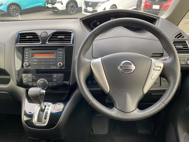セレナ2.0 ハイウェイスター Vセレクション+Safety S-HYBRID
