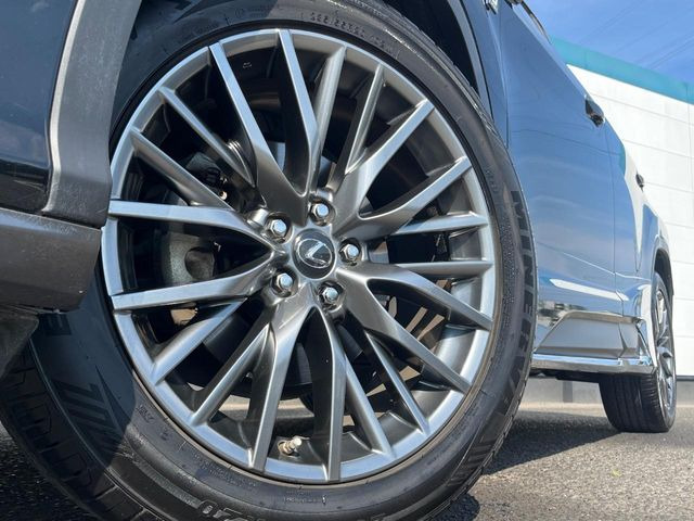 �y����20�C���`�A���~�z�C�[���z�O�ςɃ}�b�`���������A���~�z�C�[���𑕒����Ă���܂��B�e��ЊO�A���~�z�C�[����A�X�^�b�h���X�^�C�����戵�����Ă���܂��B���񂲑��k����������