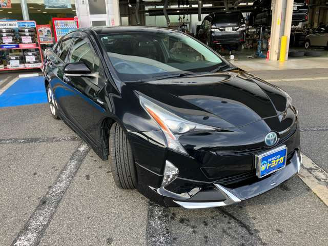 プリウス1.8 S ツーリングセレクション E-Four 4WD