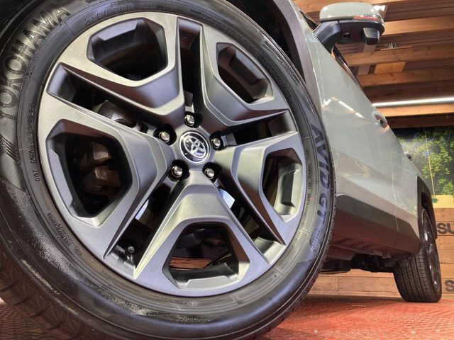 �y�����A���~�z�C�[���z�O�ςɃ}�b�`���������A���~�z�C�[���𑕒����Ă���܂��B�e��ЊO�A���~�z�C�[����A�X�^�b�h���X�^�C�����戵�����Ă���܂��B���񂲑��k����������