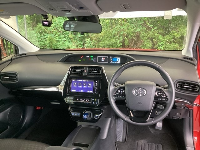 プリウス1.8 S