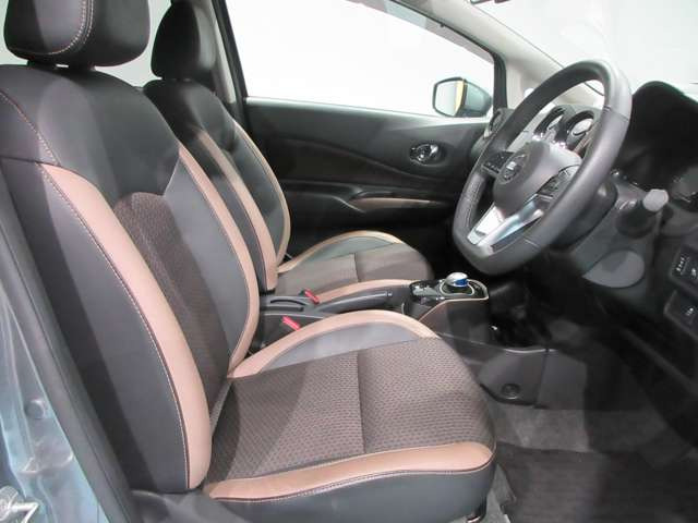 ノート1.2 e-POWER メダリスト FOUR 4WD